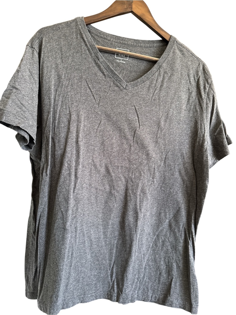 GAP Men's Heather Gray V-Neck Short Sleeve Tee